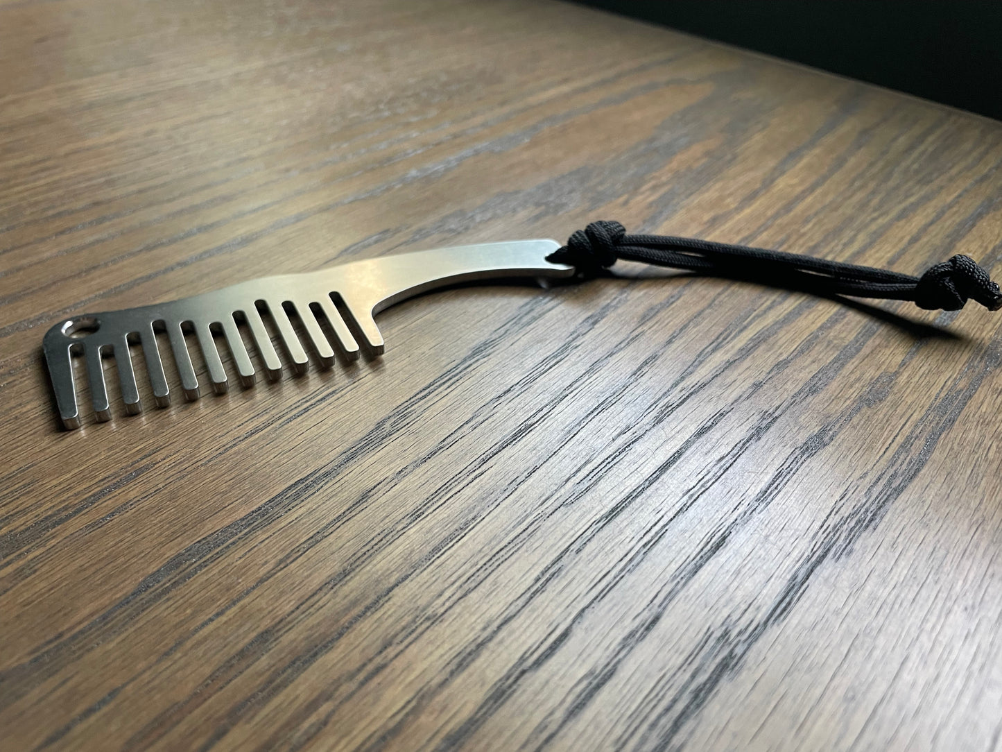 Mini EDC Beard Comb with Handle and Paracord Lanyard