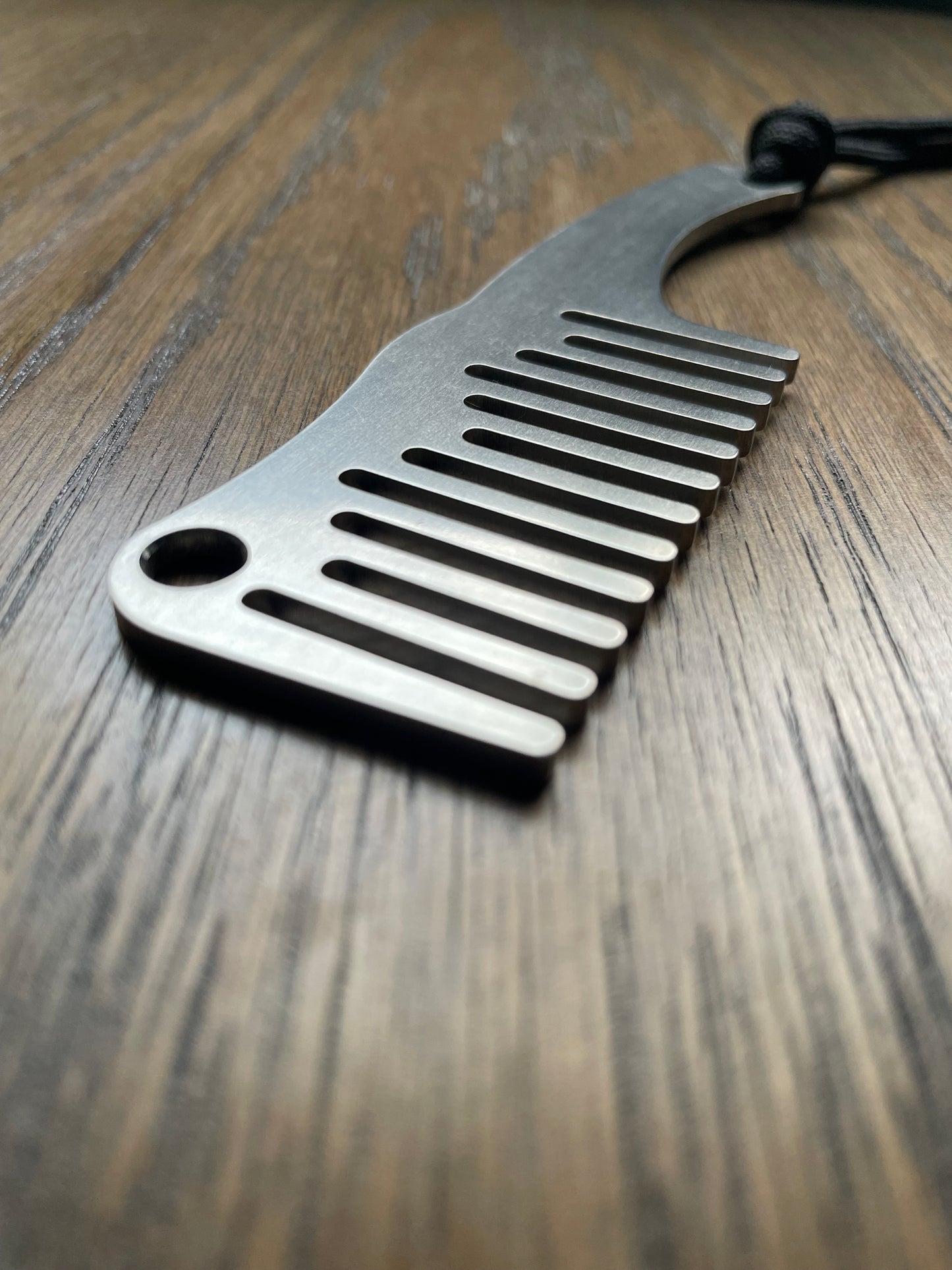 Mini EDC Beard Comb with Handle and Paracord Lanyard