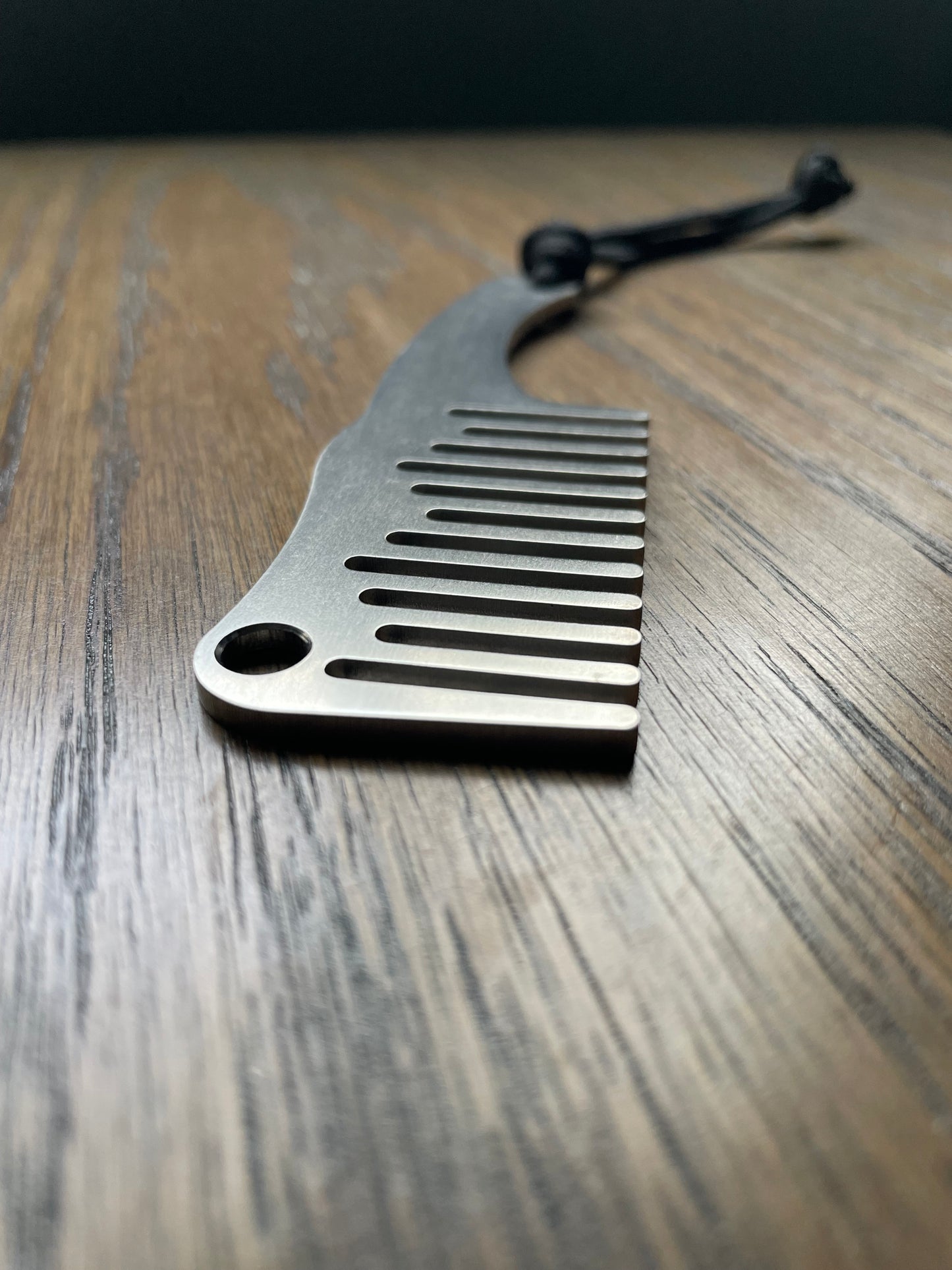 Mini EDC Beard Comb with Handle and Paracord Lanyard