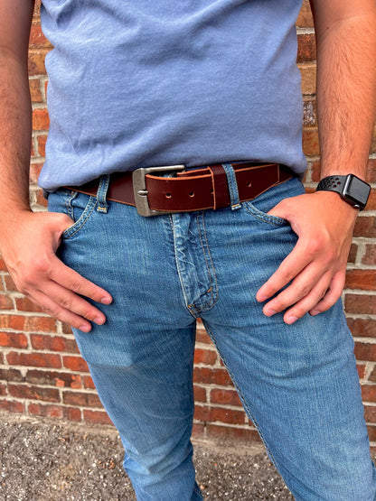 Trailblazer leather belt with vintage silver hardware and raw edge. 1.5" thickness

Simple. Rugged. Dependable. 